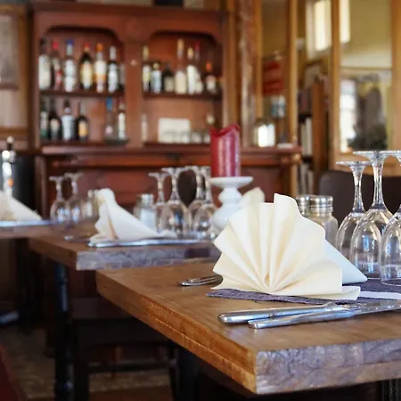 Du Saumon Hotel